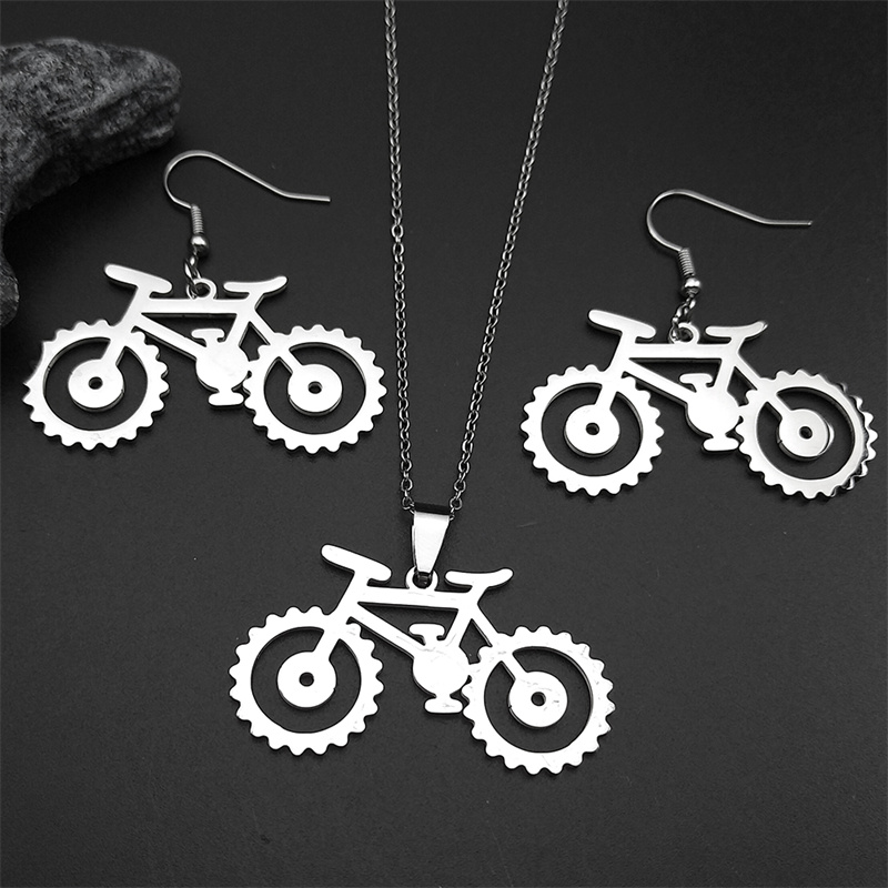 トレンディなギアバイクペンダントジュエリーセット女性男性ステ - Cycling Gear Gifts のレビューと価格