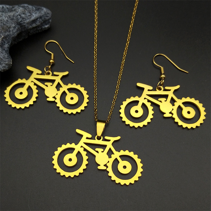 トレンディなギアバイクペンダントジュエリーセット女性男性ステ - Cycling Gear Gifts のレビューと価格